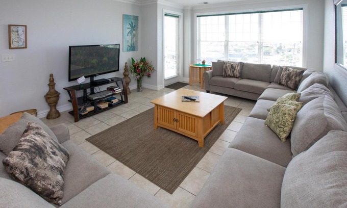 Sandbridge Apartment | The Sandbridge Dunes - Surf's Up! 305