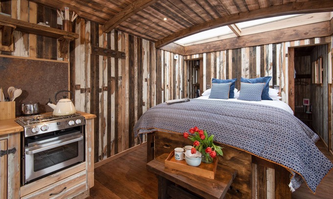 Chathill Cabin | The Sandpiper - sleeps 4 guests in 2 bedrooms