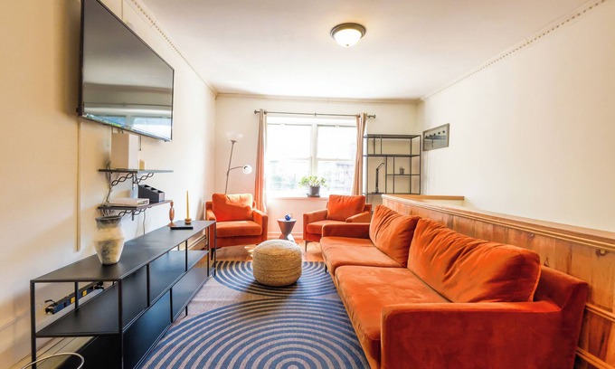 Crown Heights House | The Schenectady House - Unit 2 Standard Room/Shared Bath & Common Areas