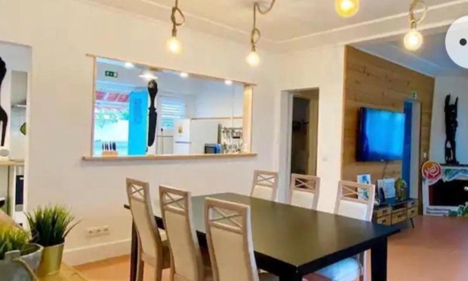 Costa de Caparica House | The Shed Surf Lodge