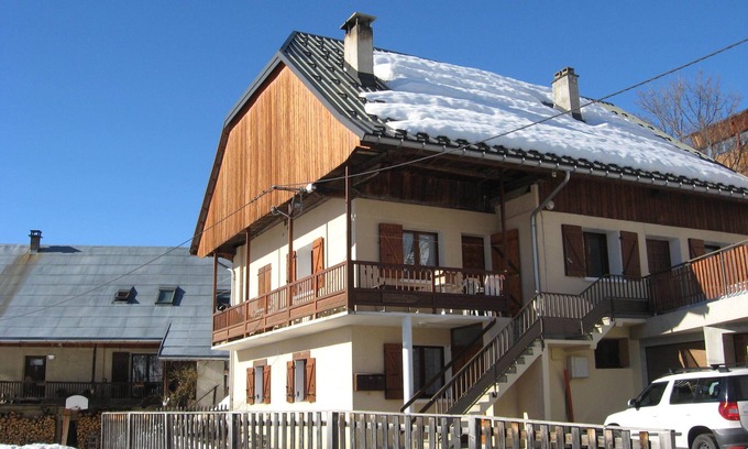 Saint-Jean-d'Arves House | The shepherdess in the hamlet of La Chal