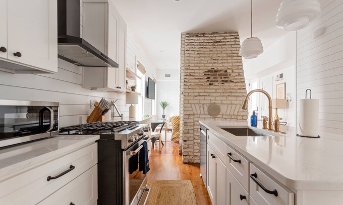 Westside House | The Sheppard: Your Group's Ultimate Escape