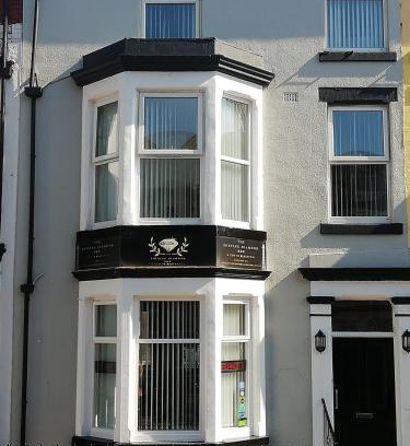 Blackpool Town Center Bed & Breakfast | The Shining Diamond