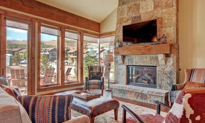 Fairmount On The River House | The Shores Lodge