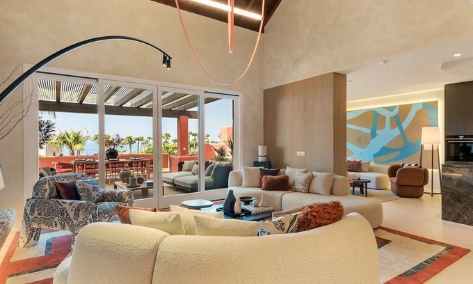 New Golden Mile Cottage | The Signature Penthouse