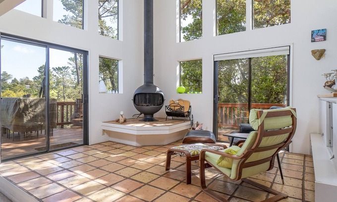 Marine Terrace House | The Silver Lady | Retro-Chic Retreat w/Huge Mountain-View Deck | Near Beach