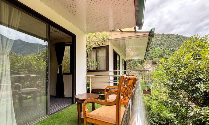 Sitapur Resort | The Sona Heli Resort