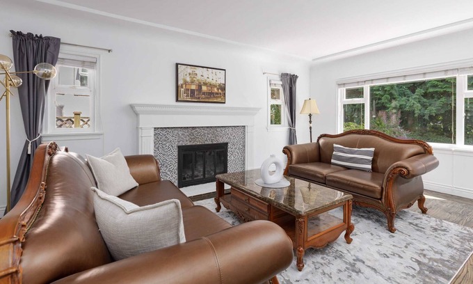Dunbar House | The Spacious Haven at West 27th