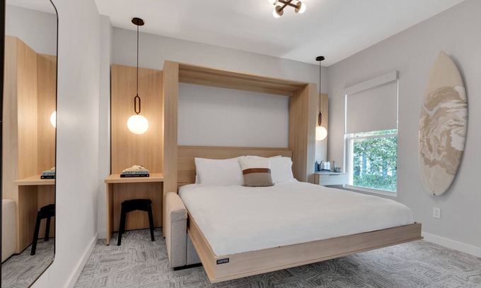 Asbury Park House | The St. Laurent: Two Rooms - Sleeps 4