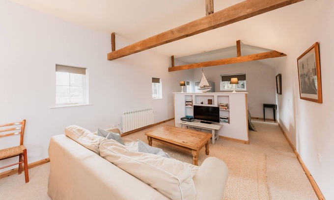 Woodbridge House | The Stables at Partridge Lodge.