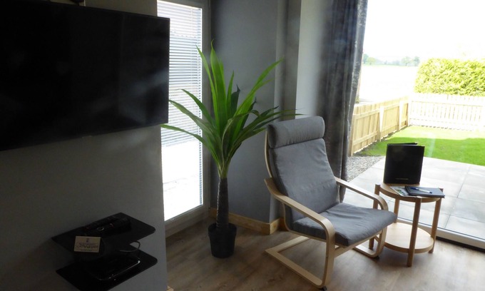 Arden Apartment | The Stables Lower Cottage 6 (Auchendennan) - sleeps 2 guests in 1 bedroom