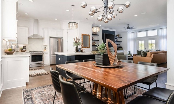 College Station House | The Station: Luxurious Rustic Elegance 3 King Suites