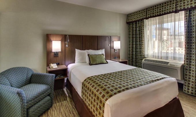 Old Monterey Hotel | The Stevenson Monterey