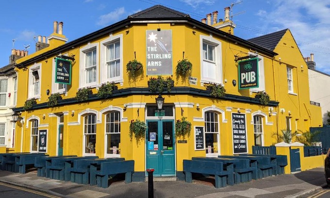 Hove Hotel | The Stirling Arms Pub & Rooms