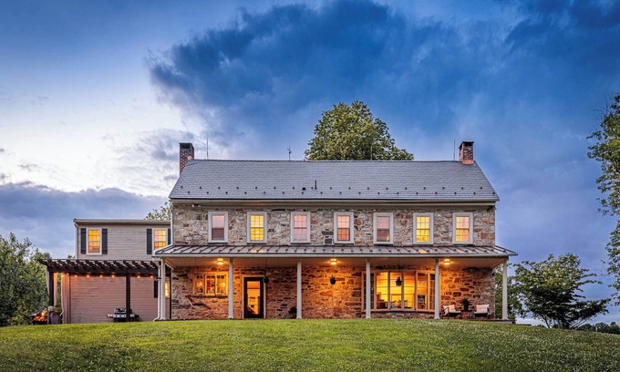 Gap Apartment | The Stone House Between the Streams