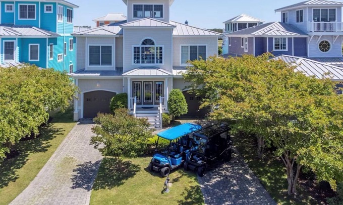Cape Charles House | The Strand: Free Golf Carts, Paddle Boards, Tennis & Pool, 1 Blk to Beach