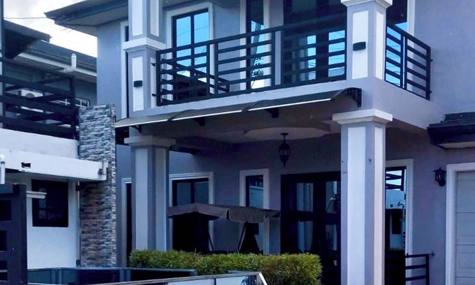 Claxton Bay Apartment | The Studio of Praise