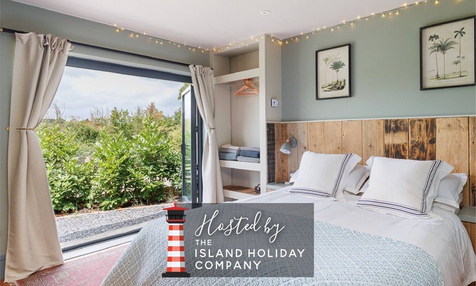 Nettlestone Apartment | The Studio - The Little Dairy Park Farm - Isle of
