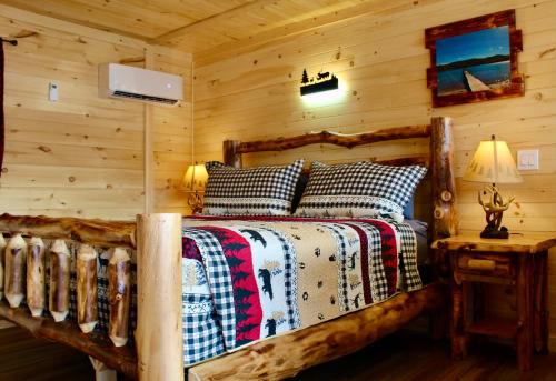 Lake George Hotel | The Sundowner on Lake George