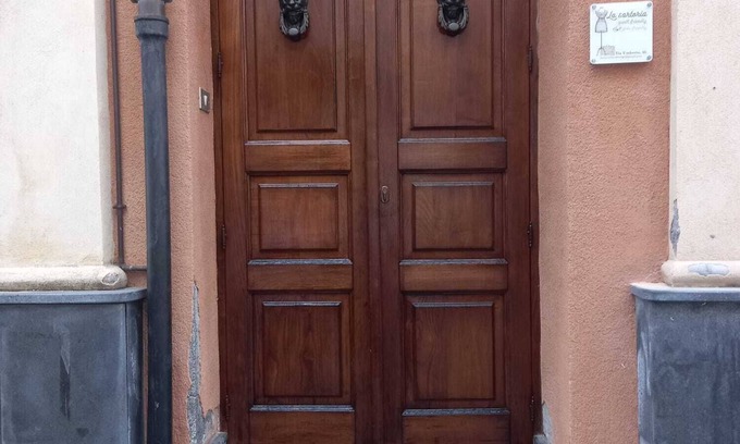 Centuripe Apartment | "The Tailoring" a thread of history in the heart of the country