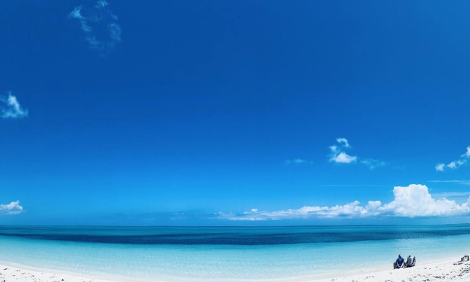 Discovery Bay House | The Flamingo House, Open & Breezy Island Home, Minutes From the Beach