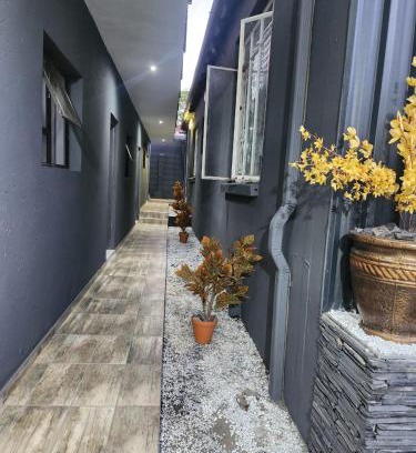 Greater Johannesburg Metropolitan Area House | The Throne Goc Guesthouse
