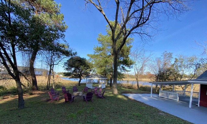 Norfolk House | The Tidewater Riverfront