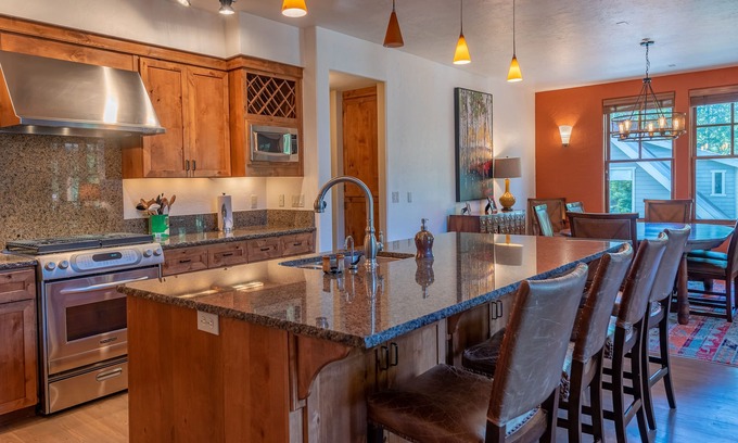 Ketchum Condo | The Timbers 4O-2 Bedroom - Upscale Condo Close to Downtown Ketchum