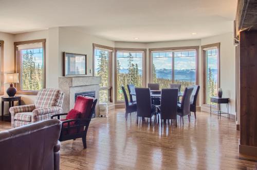 Big White Ski Resort Apartment | The Timbers by Okanagan Premier