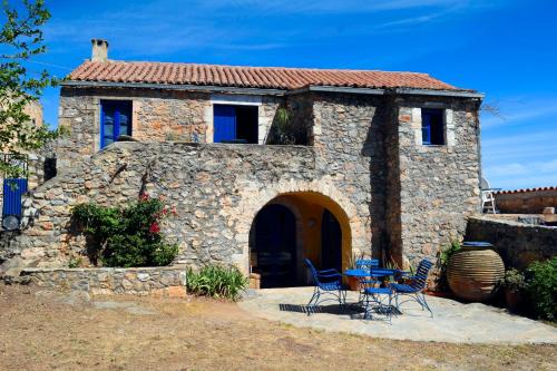 Sampatiki House | The traditional hause with the best view