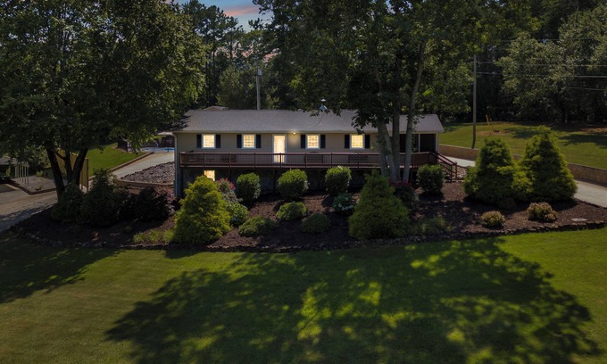 Travelers Rest House | the TRail house 4Bdrm Biker's Paradise w/Pool