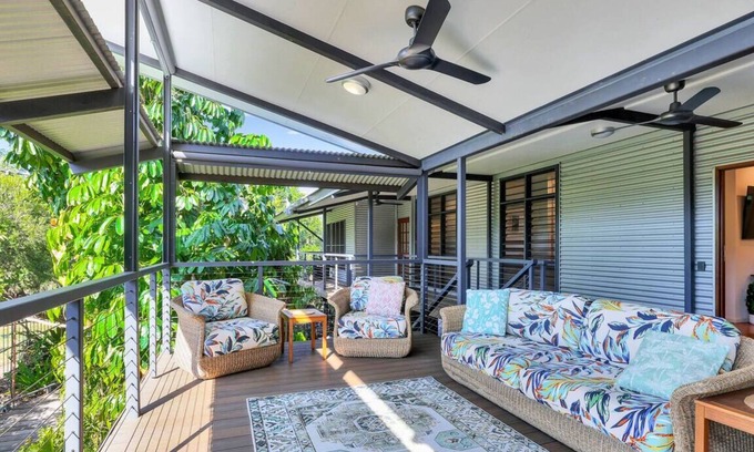 Parap House | The Treehouse | Big Balcony | 3Bd, 2 Bth with Spa