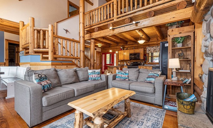McHenry Cabin | The Treehouse