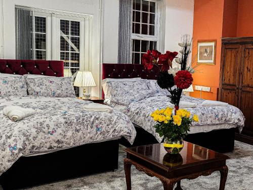 West Bromwich Apartment | The Trinity Lodge - Self Serviced