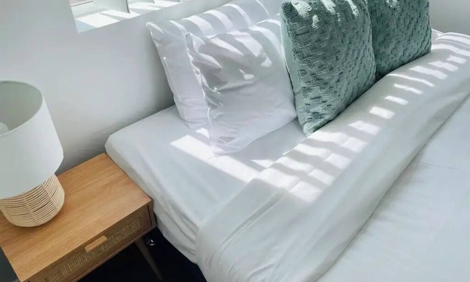 Wagga Wagga Apartment | The ultimate blend of city convenience a& home comfort at this modern townhouse