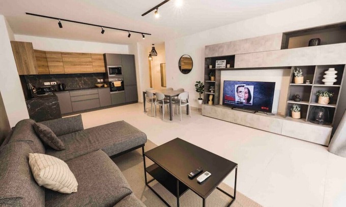 St. Julian's Condo | The Ultimate escape-3 bedroom apartment