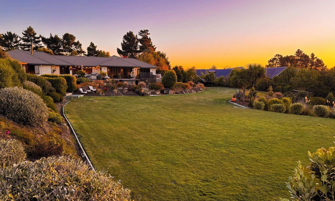 Dunedin House | The Ultimate Home away from Home - Perfect for Families and Groups!