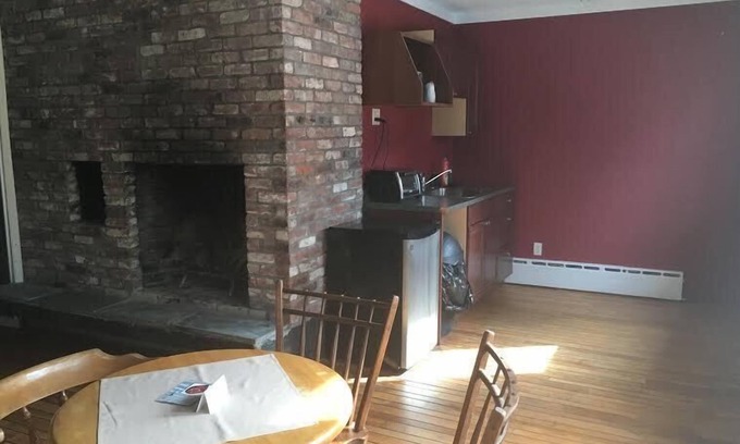 Londonderry Hotel | The Upper Pass Lodge at Magic Mountain