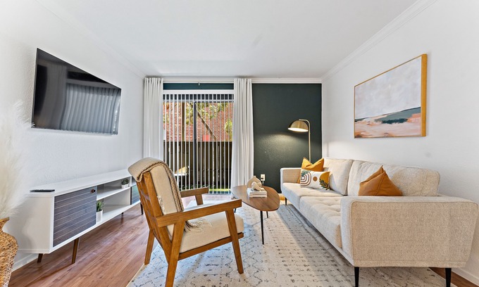 Astrodome Apartment | The VAL'S Place| 8 min Medcenter | 10 min NRG