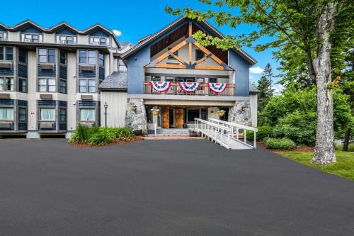 Waterville Valley Hotel | The Valley Inn, an Ascend Collection Hotel