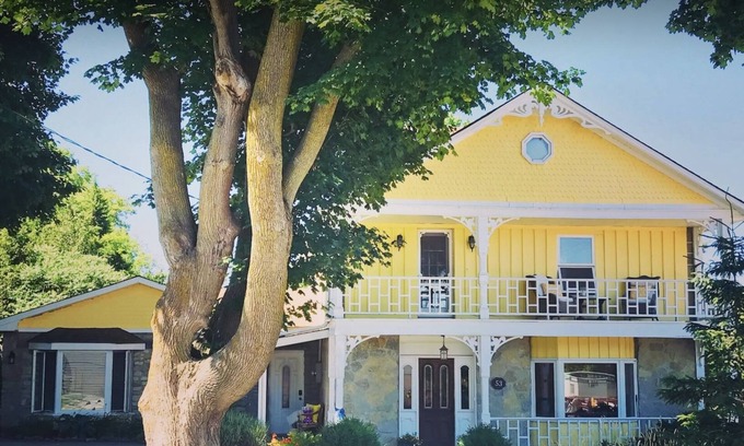 Elora Apartment | The VICTORIA: Petit Appartment