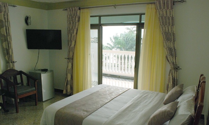 Entebbe House | The Victoria Royal Beach Hotel,