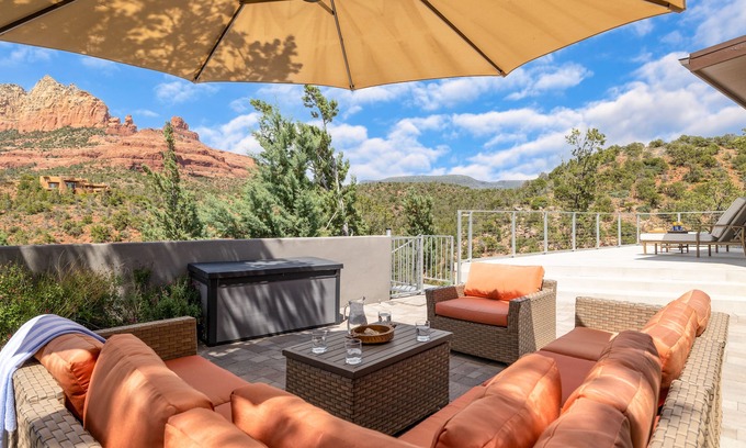 Uptown Sedona House | The Viewpoint by AvantStay | Luxe Home + Spa/Views