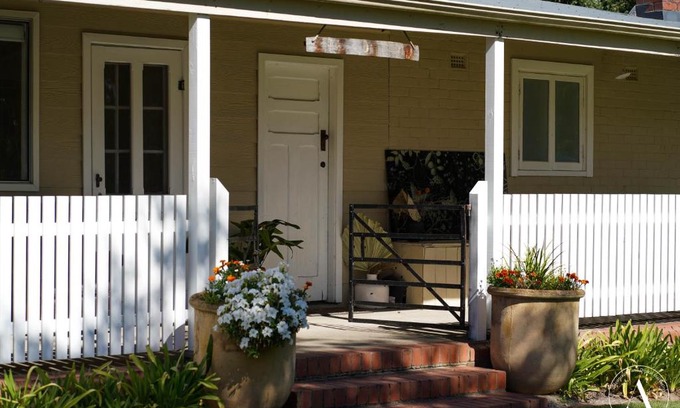 Woodside Bed & Breakfast | The Vigneron Villa