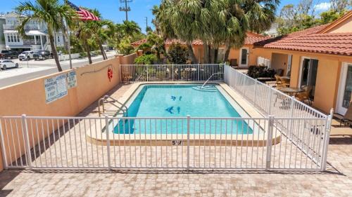 Holmes Beach Villa | The Villas 2B
