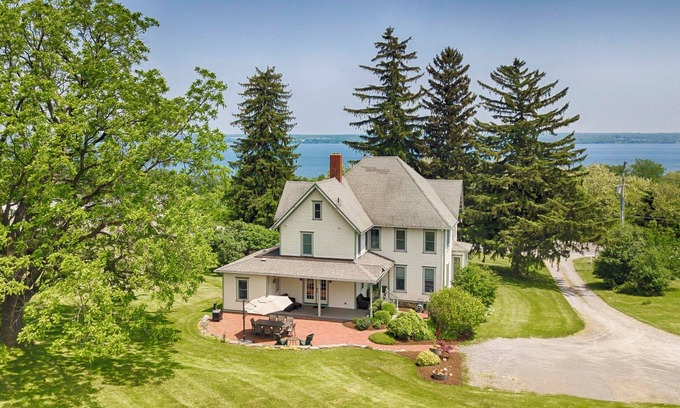 Town of Benton House | The Vineyard House at Fox Run Vineyards: Seneca Lake Wine Dream Home