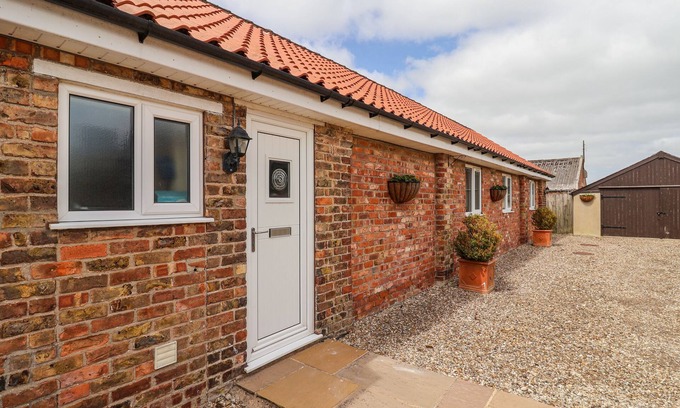 Driffield Cottage | THE WAGON SHED, family friendly, with a garden in Bridlington