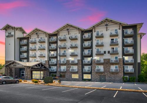 Pigeon Forge Hotel | The Walden, Trademark Collection By Wyndham