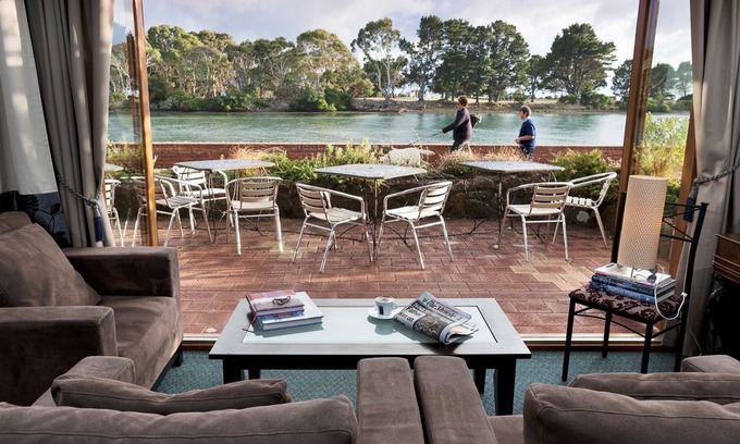 Wynyard Hotel | The Waterfront Wynyard - A wonderful Motel by the River Pet Friendly