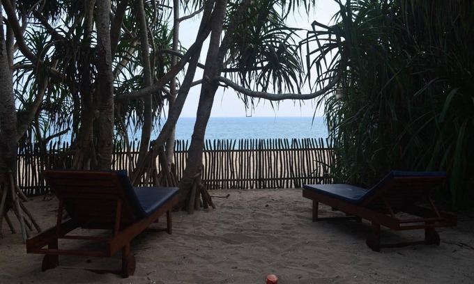 Tangalle Hotel | The Waves Beach Chalets